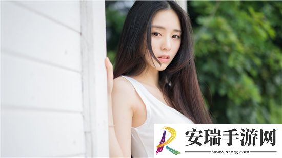 大手向下游走来到芳草地