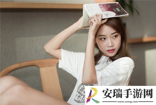 打烊后仅剩两人沙发