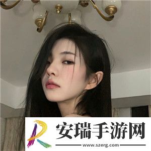 宝宝扶着水池乖乖让爸爸洗头宣称将免费