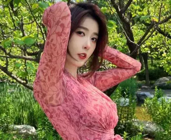 男女一起努力做豆浆的乐趣
