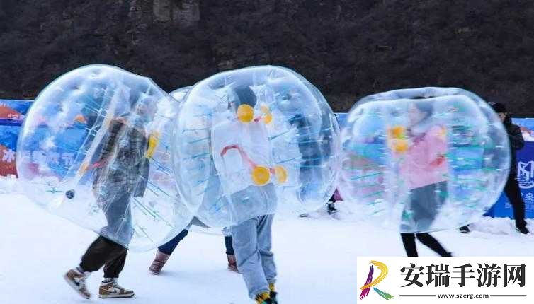 两团雪球快速摇动
