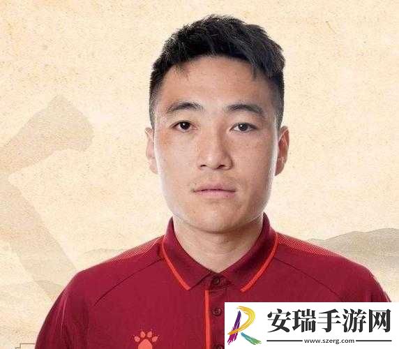 大学足球教练王猛与陈磊