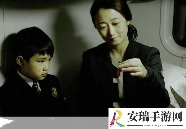 一个女的跟两个男人交往怎么办
