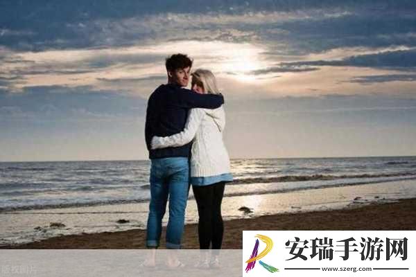 一个女的跟两个男人交往怎么办