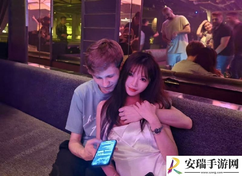 被曝与中国女UP亲密接触