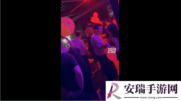 m0NESY女友疑似与第三者交往过密