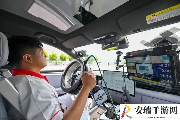 以下哪一项是新兴职业智能网联汽车测试员的工作内容