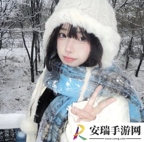 中午妈妈在厨房做饭简简单单却无比暖心