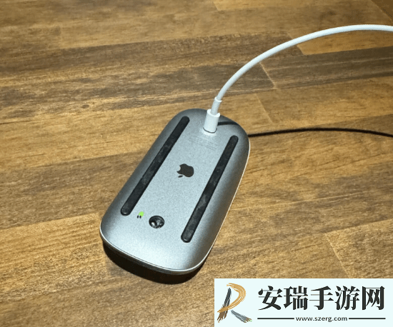 苹果新款妙控鼠标充电方式遭吐槽