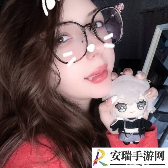 国外美女推主认证漫威争锋匕首体模