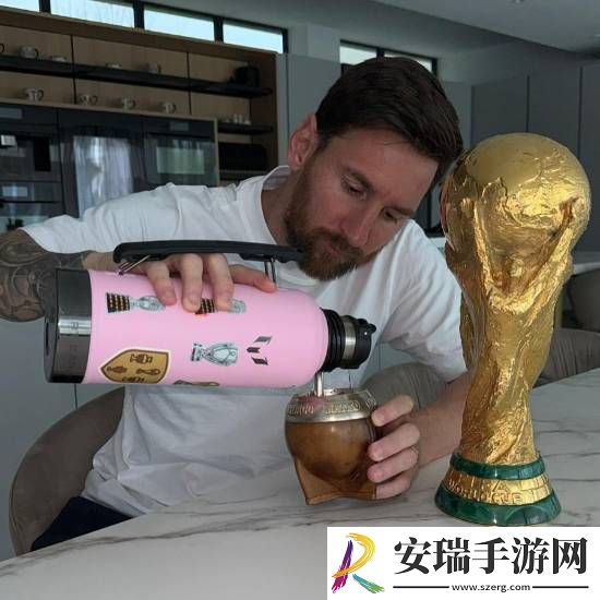 梅西庆祝世界杯夺冠两周年