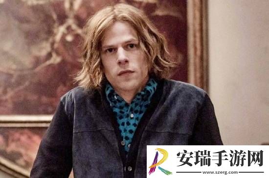 新版卢瑟演员称伤害了职业生涯