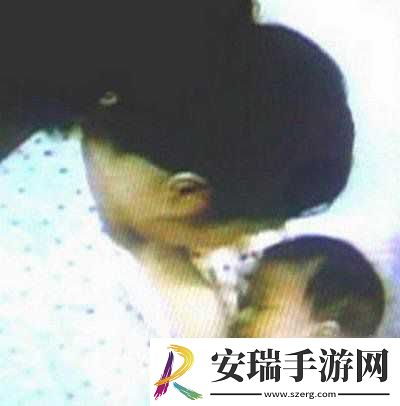 放荡的小峓子喂奶在线观看