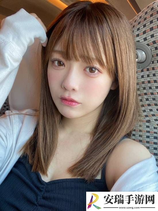 这个身材超狂的**美女