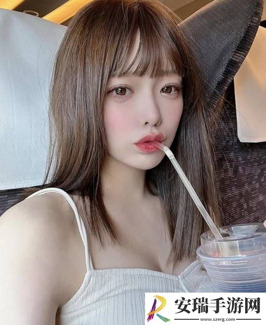 这个身材超狂的**美女