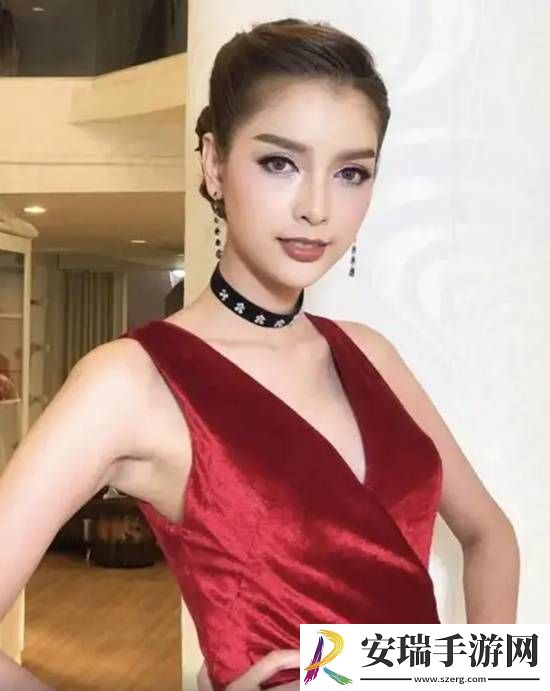 泰国最美“人妖皇后”嫁入中国