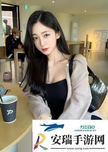 妈妈低着头在厨房做饭